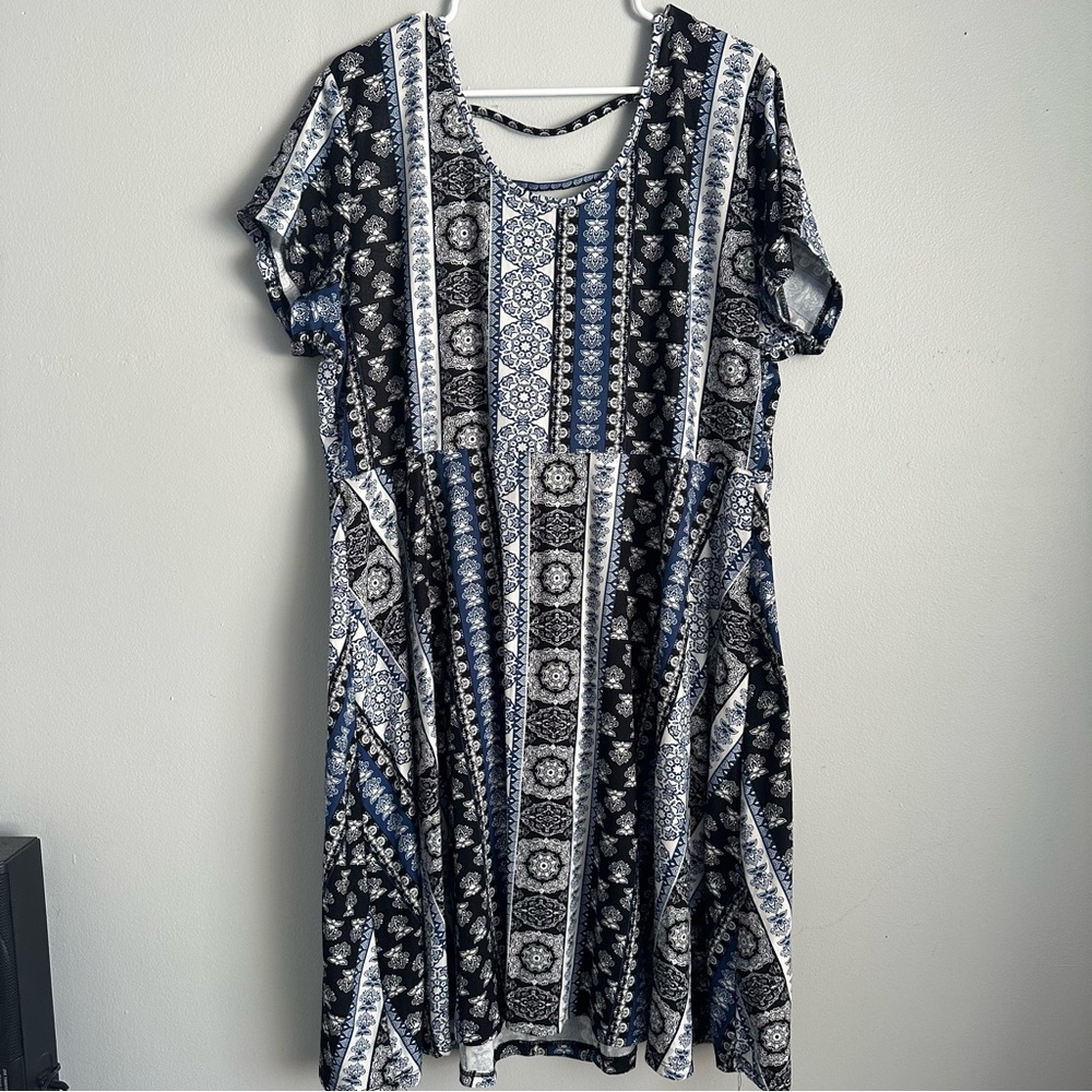 Women’s 2x fit n flare skater dress short sleeve black blue paisley floral 2xl